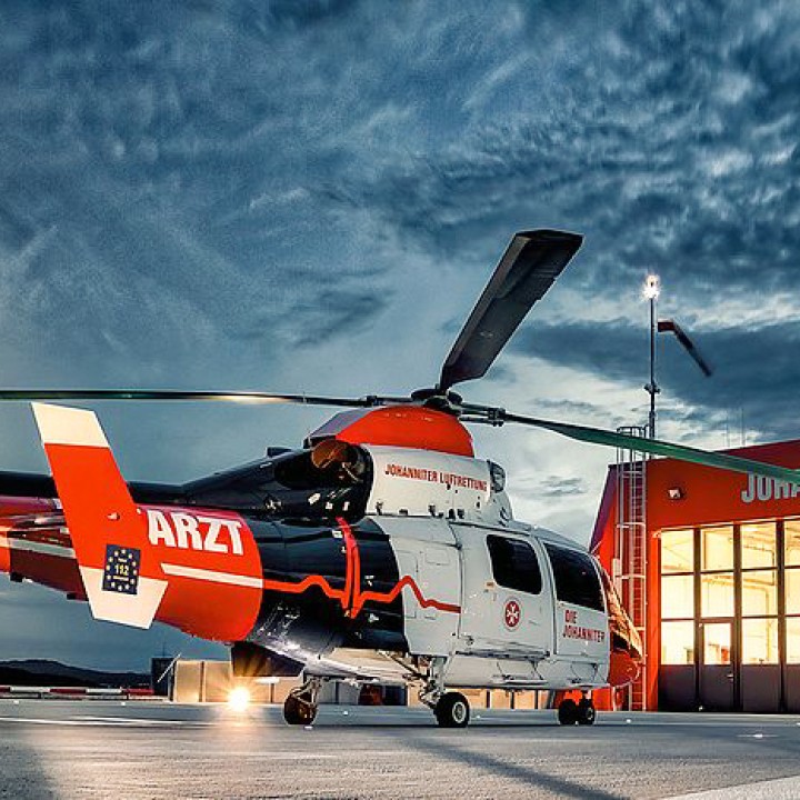 Schiebefalttor für Hubschraubersonderflugplatz