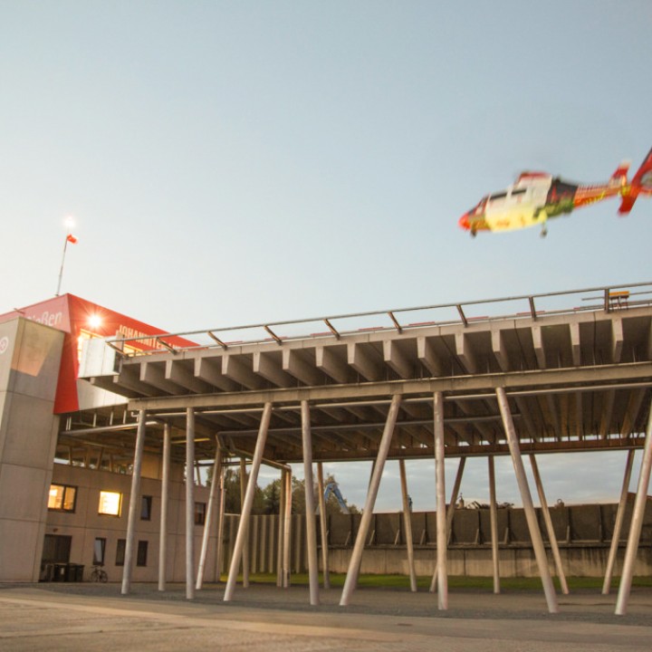 Schiebefalttor für Hubschraubersonderflugplatz